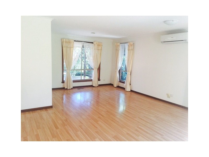 17 Tenandra Court, Berwick VIC 3806