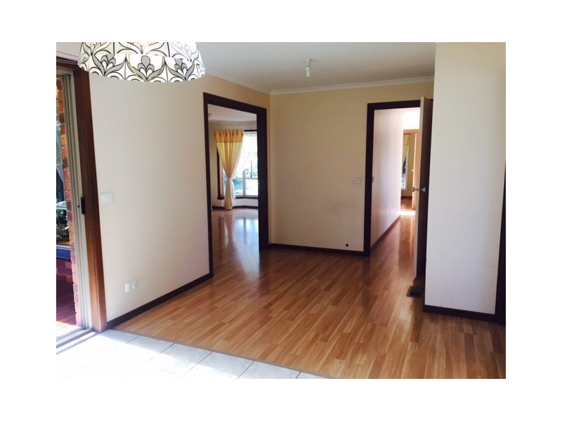 17 Tenandra Court, Berwick VIC 3806