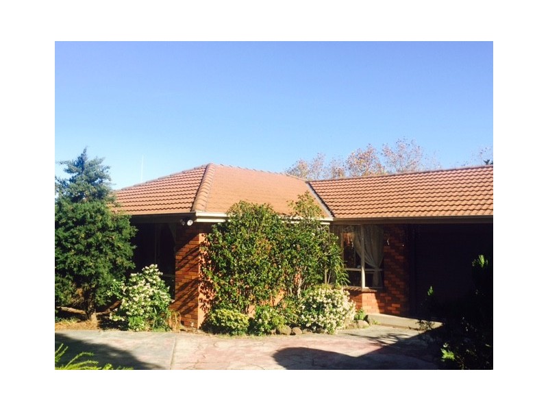 17 Tenandra Court, Berwick VIC 3806