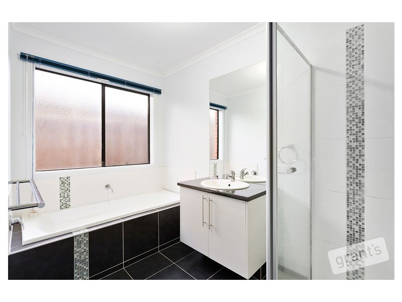 4 Bollen Way, Koo Wee Rup VIC 3981