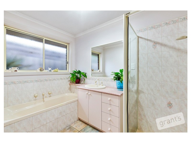 18 Carrington Place, Berwick VIC 3806