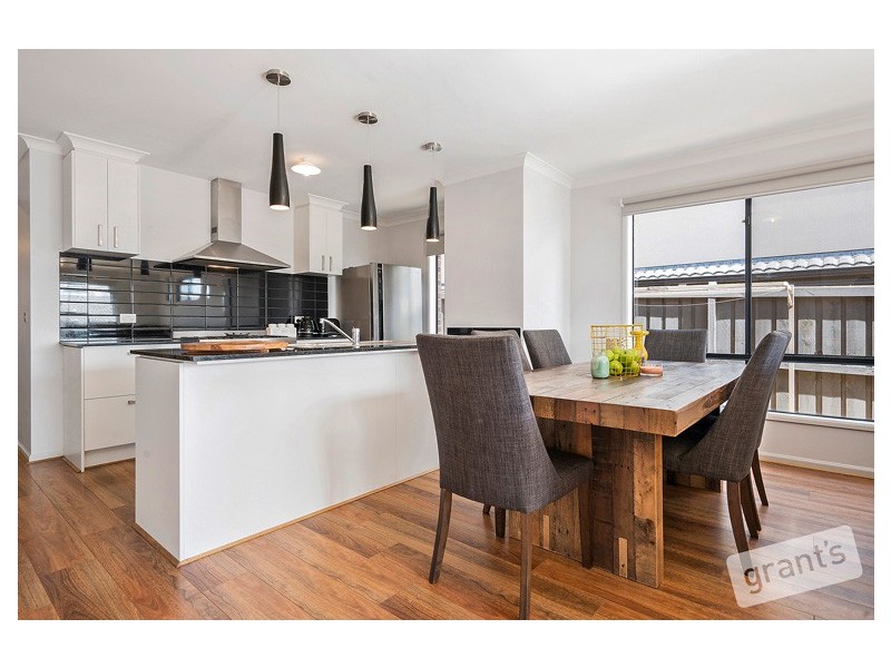 11 Carambola Place, Berwick VIC 3806