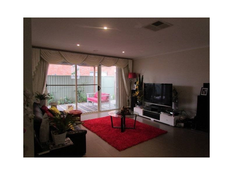10 Woodhenge Close, Cranbourne VIC 3977