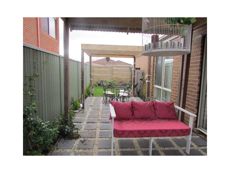 10 Woodhenge Close, Cranbourne VIC 3977