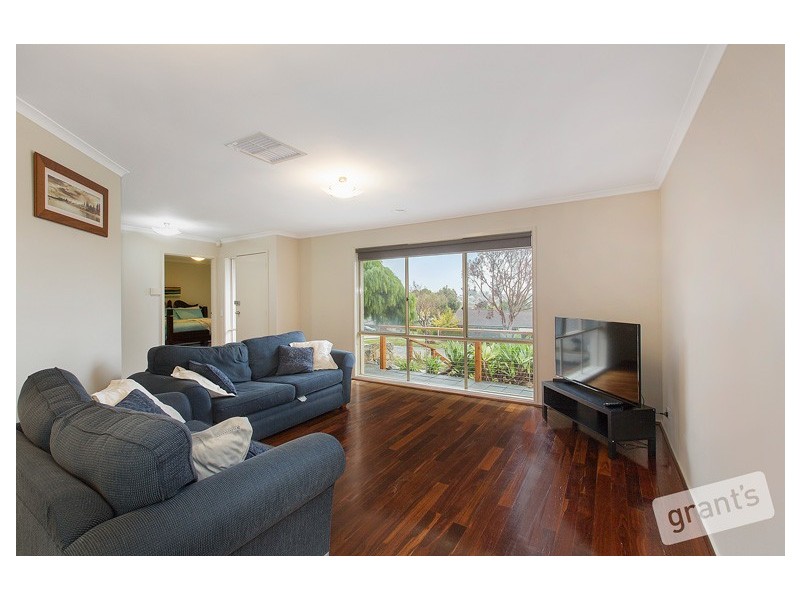4 Allunga Parade, Berwick VIC 3806