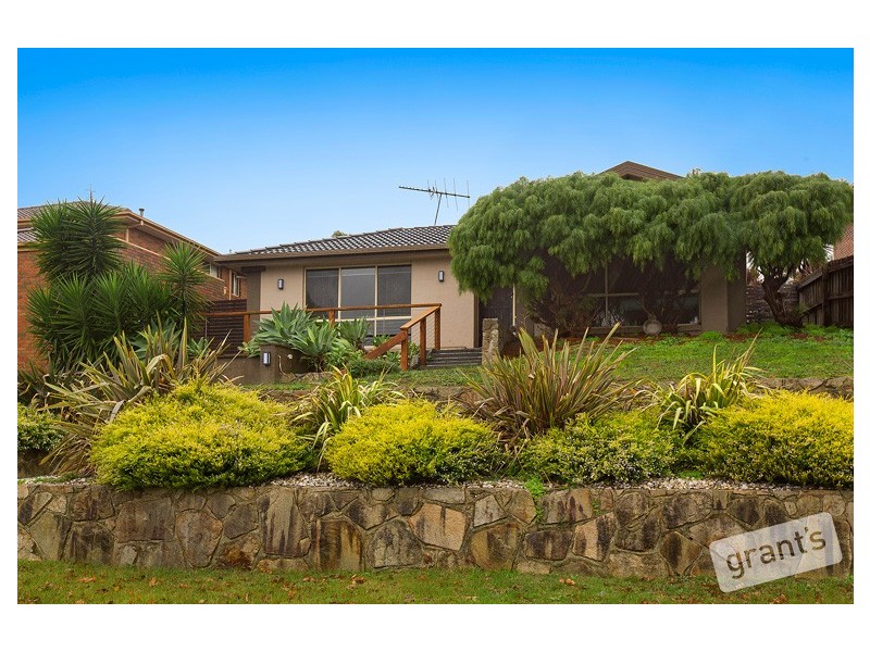 4 Allunga Parade, Berwick VIC 3806