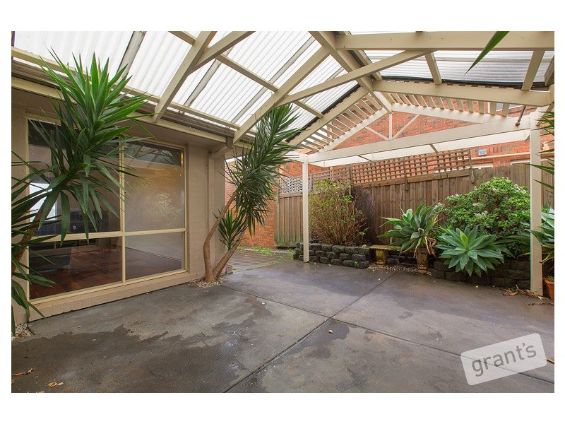 4 Allunga Parade, Berwick VIC 3806