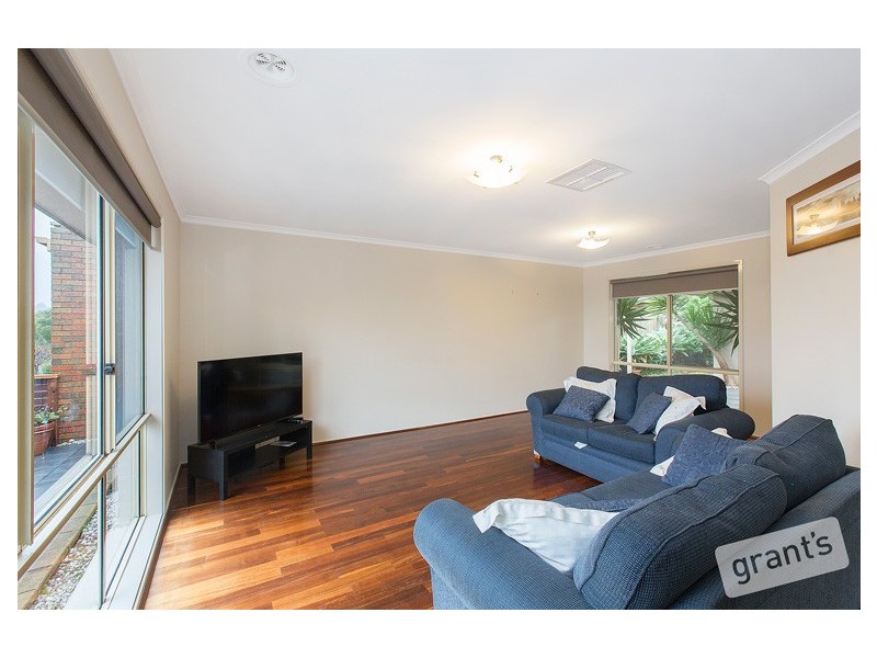 4 Allunga Parade, Berwick VIC 3806