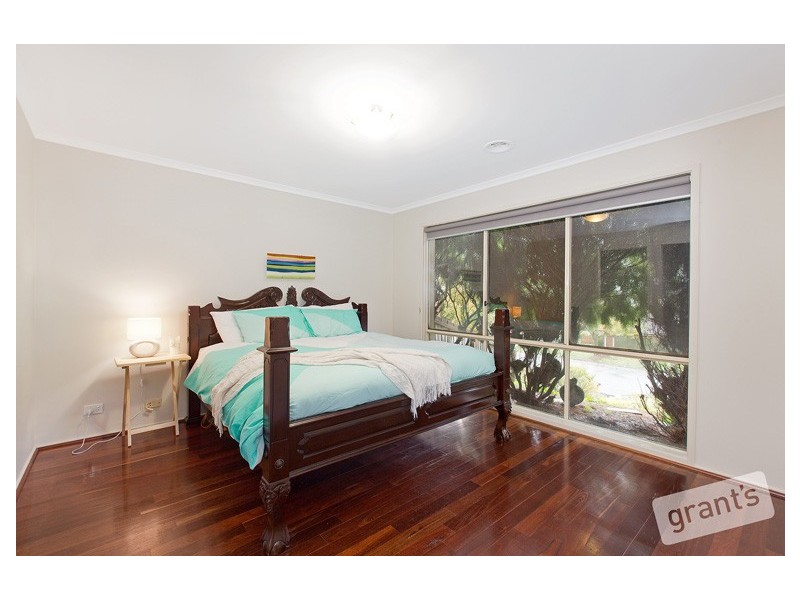 4 Allunga Parade, Berwick VIC 3806
