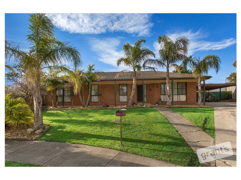 5 Malcolm Court, Pakenham VIC 3810