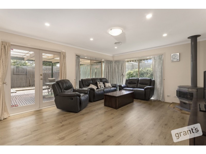 4 Playford Close, Berwick VIC 3806