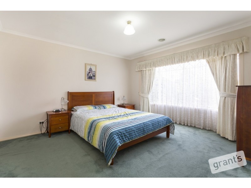 4 Playford Close, Berwick VIC 3806