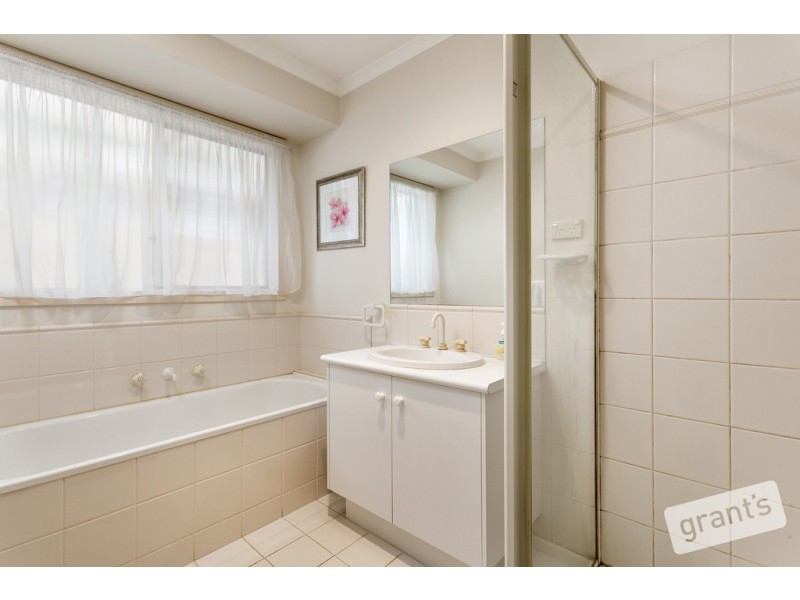 4 Playford Close, Berwick VIC 3806