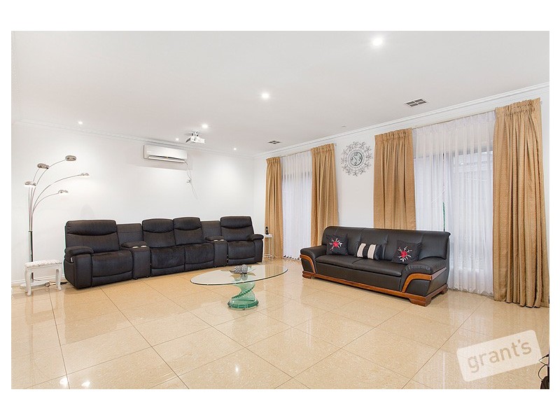 57 Glenview Rise, Berwick VIC 3806