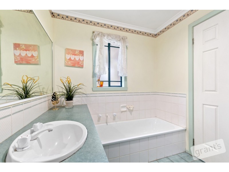 11 Nangwarry Court, Berwick VIC 3806