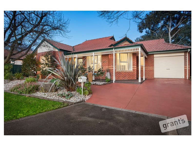 15 Coolabah Grove, Berwick VIC 3806