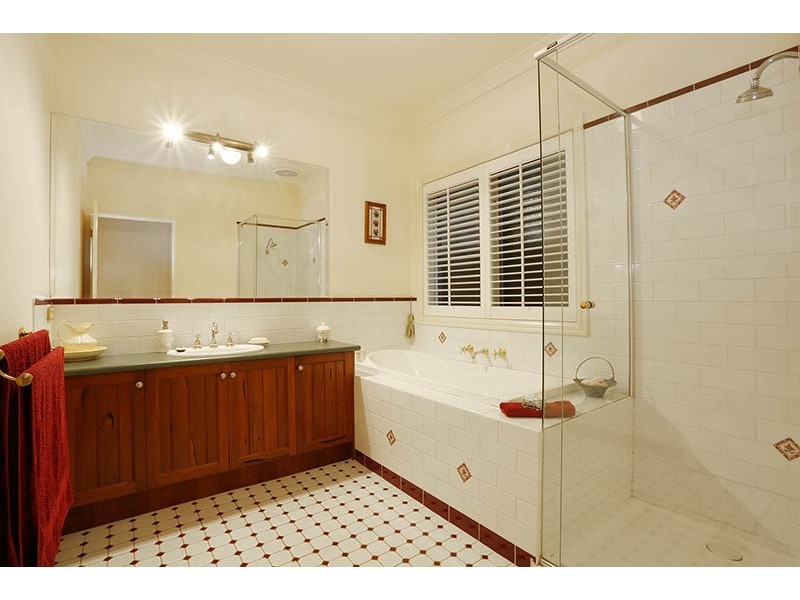 5 Mandurah Chase, Berwick VIC 3806