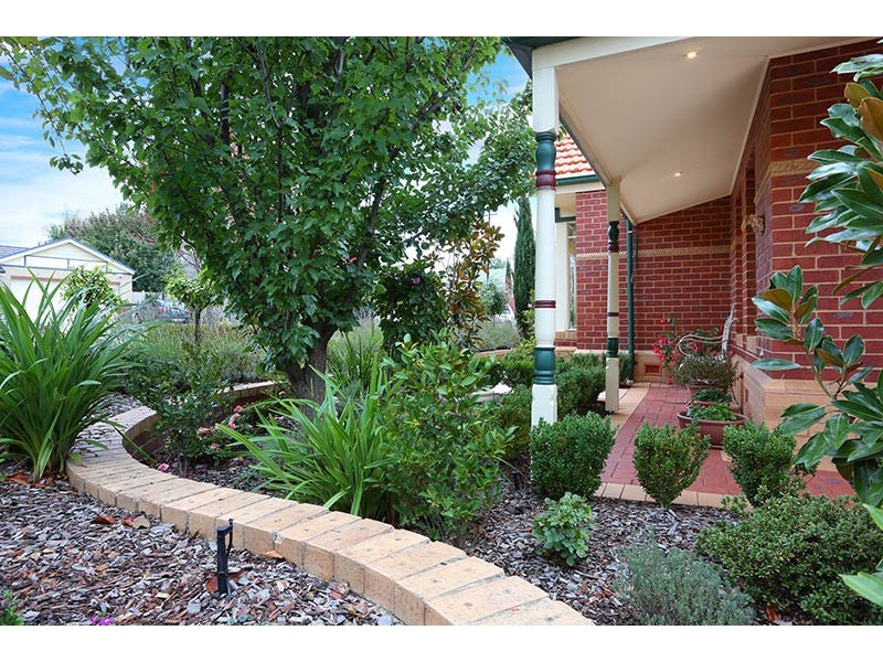 5 Mandurah Chase, Berwick VIC 3806