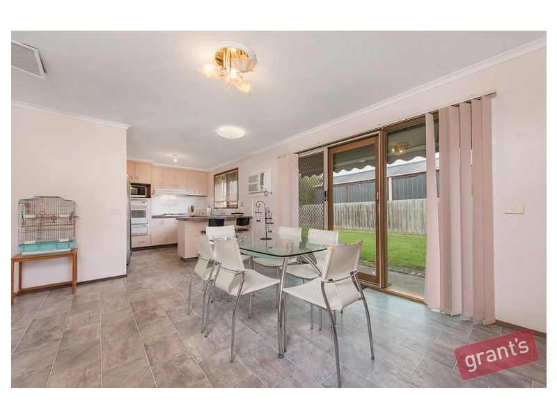 6 Durham Court, Narre Warren VIC 3805