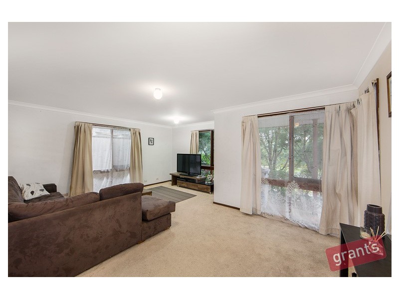 12 Brentwood Drive, Cranbourne North VIC 3977