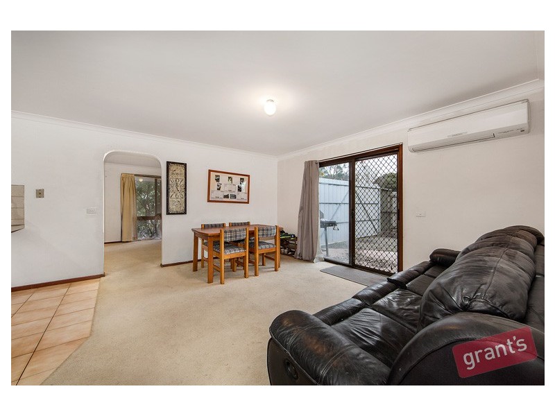 12 Brentwood Drive, Cranbourne North VIC 3977