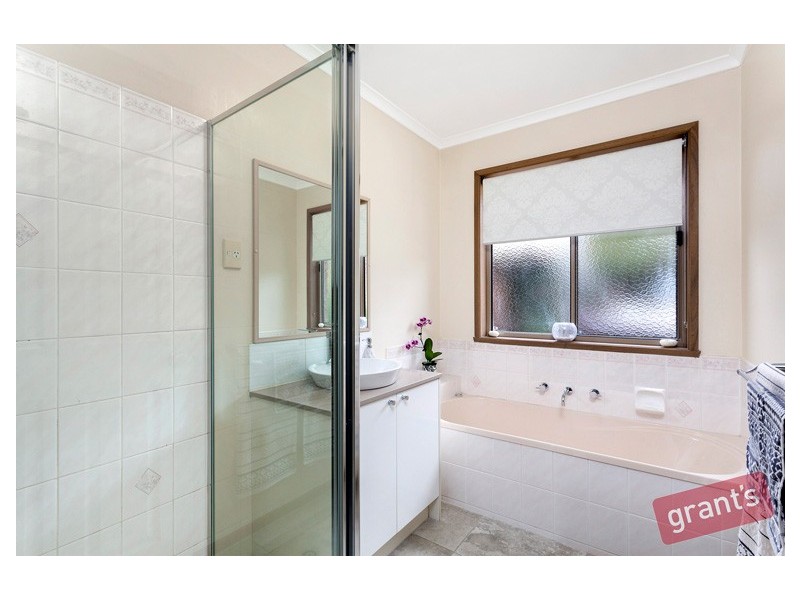 35 Marson Crescent, Hallam VIC 3803