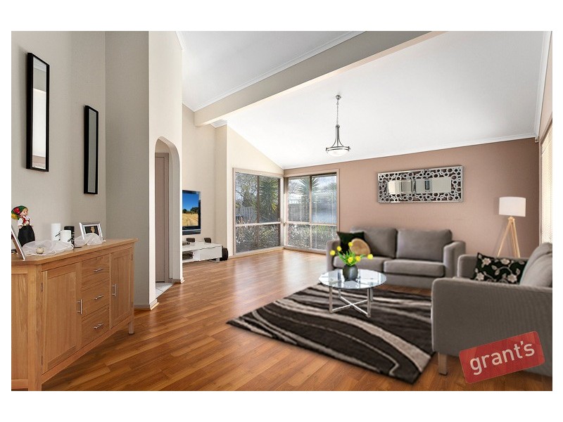 8 Godwin Avenue, Narre Warren VIC 3805