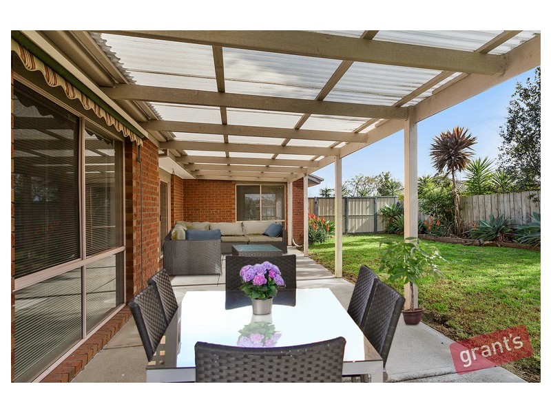 8 Godwin Avenue, Narre Warren VIC 3805