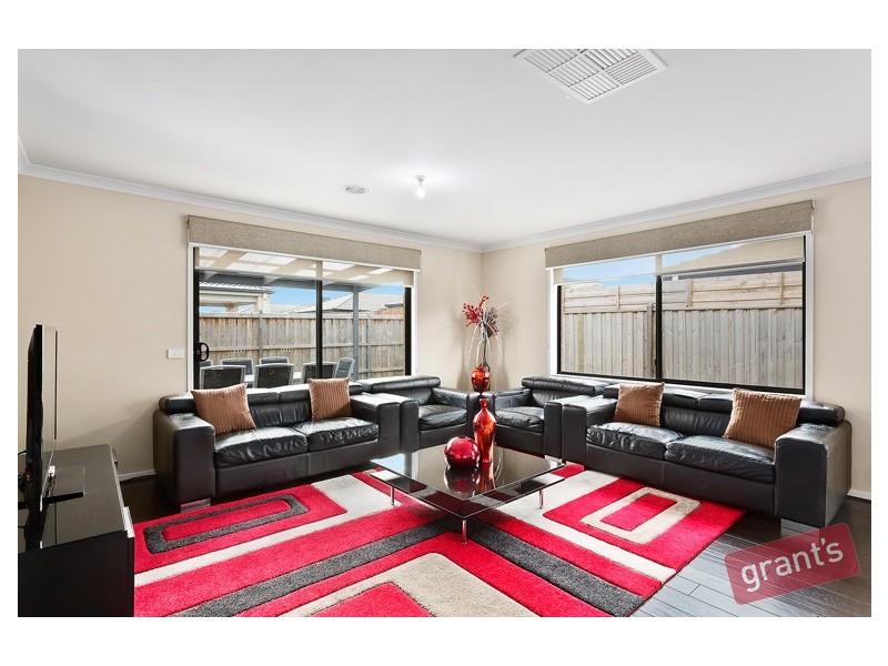 84 Glenelg Street, Clyde North VIC 3978