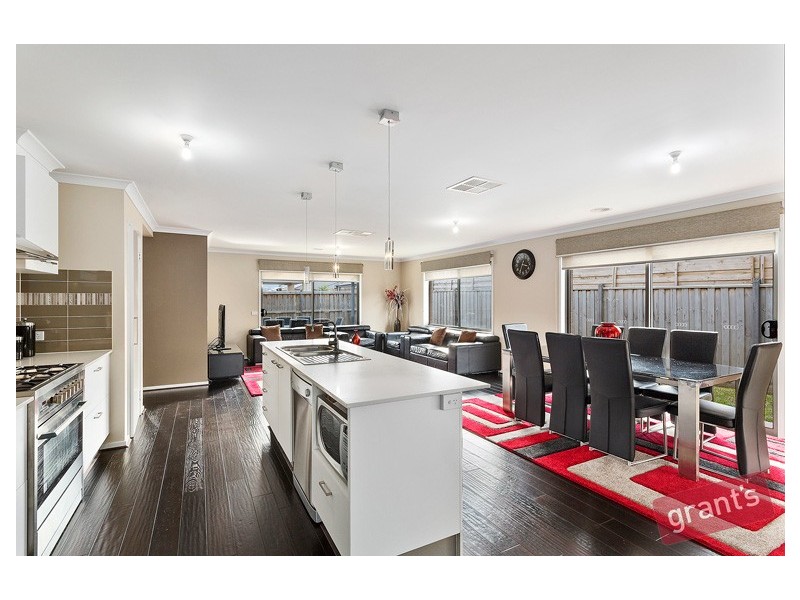 84 Glenelg Street, Clyde North VIC 3978