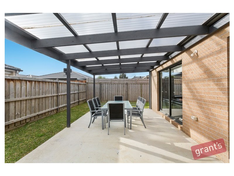 84 Glenelg Street, Clyde North VIC 3978