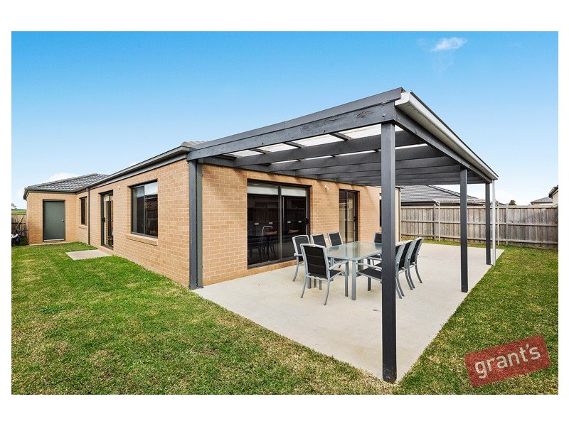 84 Glenelg Street, Clyde North VIC 3978