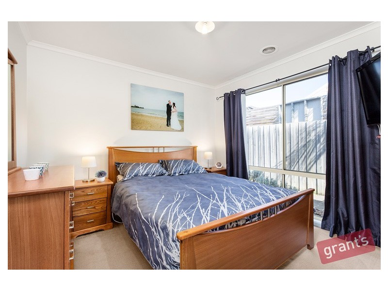 8 Menindee Terrace, Narre Warren South VIC 3805