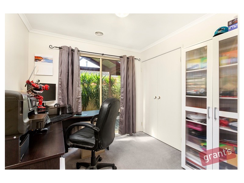 8 Menindee Terrace, Narre Warren South VIC 3805