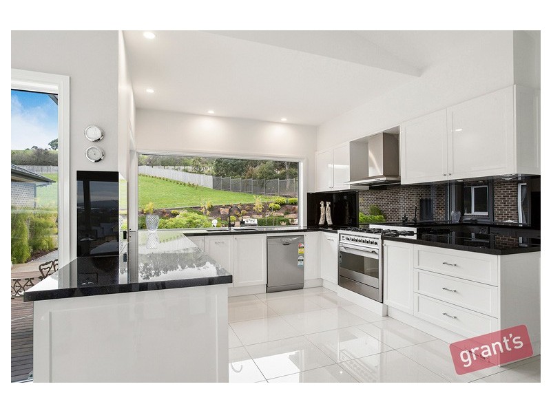 118 Crawley Road, Narre Warren North VIC 3804