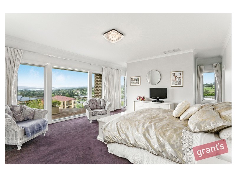 118 Crawley Road, Narre Warren North VIC 3804