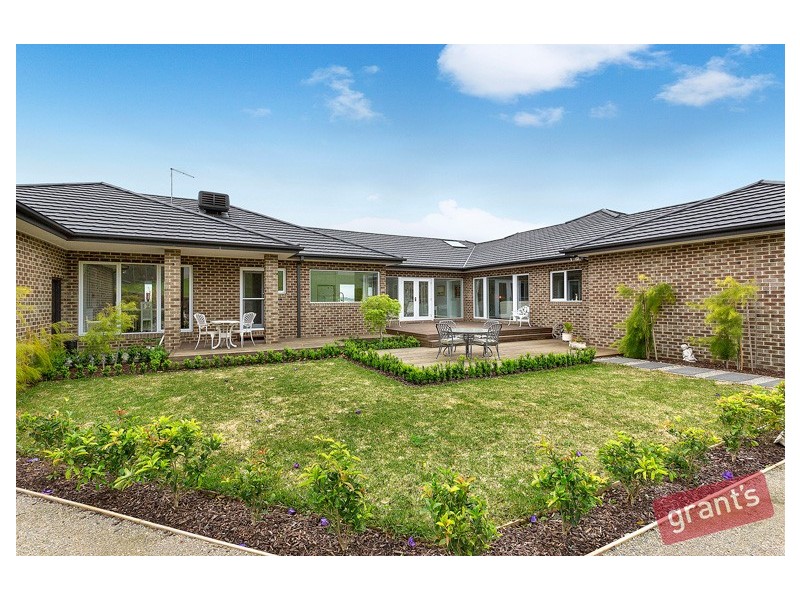 118 Crawley Road, Narre Warren North VIC 3804