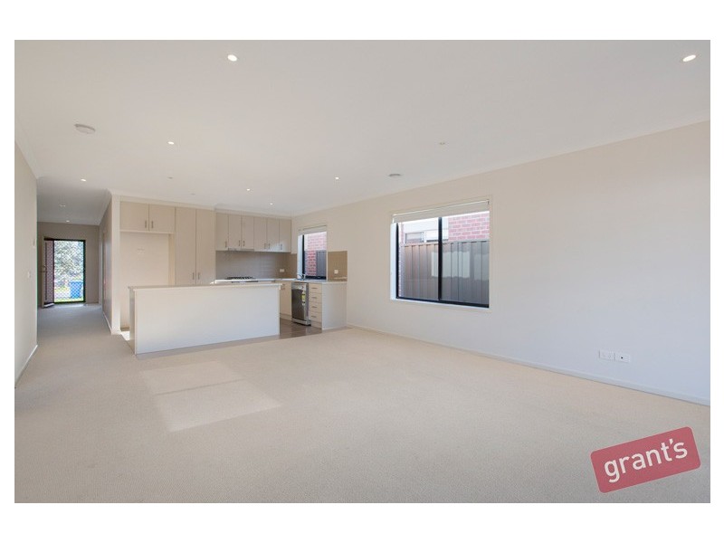 10 Ciliata Street, Cranbourne North VIC 3977