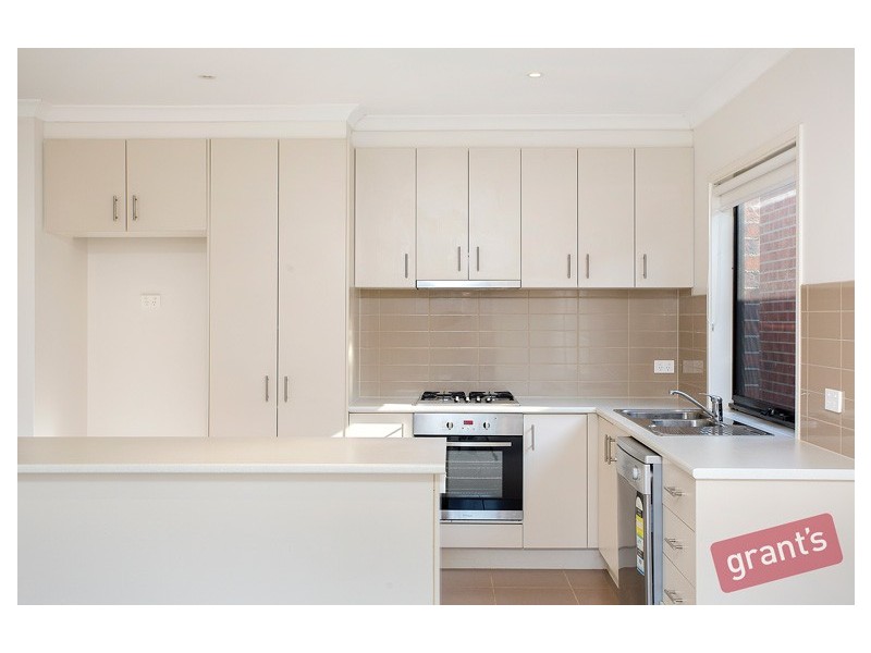 10 Ciliata Street, Cranbourne North VIC 3977