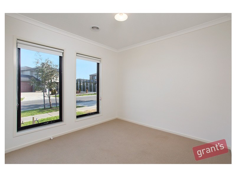 10 Ciliata Street, Cranbourne North VIC 3977