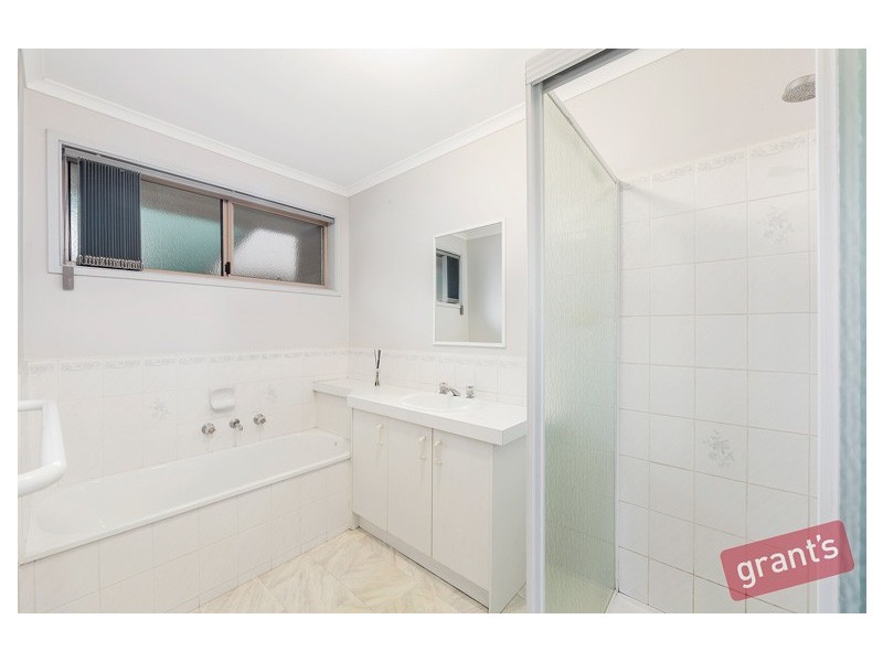 4 Glen Court, Narre Warren VIC 3805