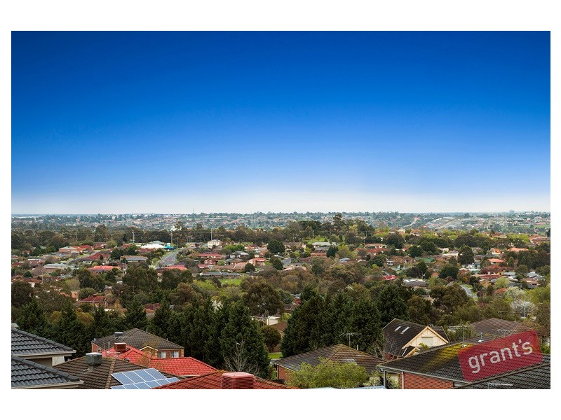 41 Montbrae Circuit, Narre Warren North VIC 3804