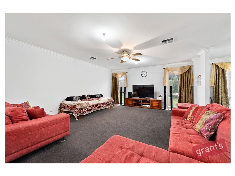 4 Roselea Place, Narre Warren North VIC 3804