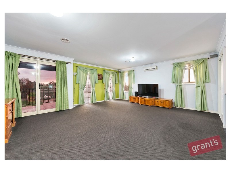 4 Roselea Place, Narre Warren North VIC 3804