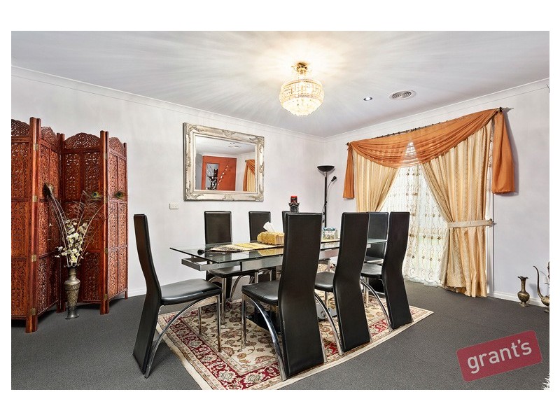 4 Roselea Place, Narre Warren North VIC 3804