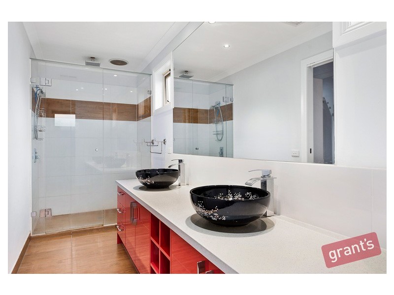 4 Roselea Place, Narre Warren North VIC 3804