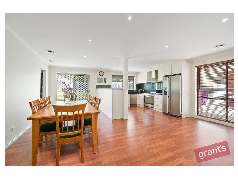 8 Lara Court, Hallam VIC 3803