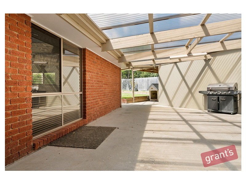 8 Lara Court, Hallam VIC 3803