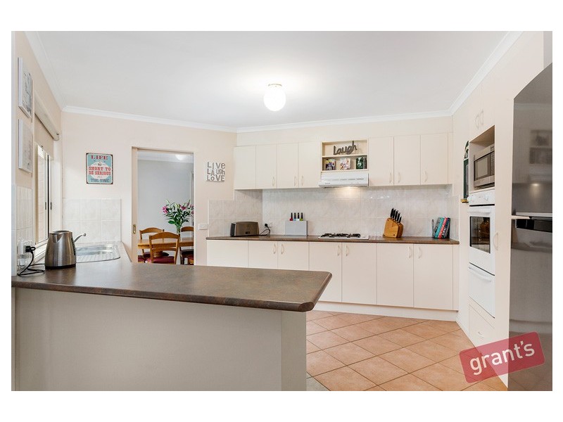 8 Vance Court, Narre Warren VIC 3805