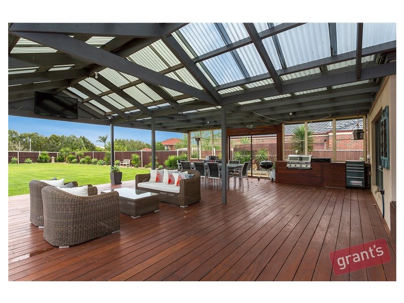 77 Crawley Road, Narre Warren North VIC 3804